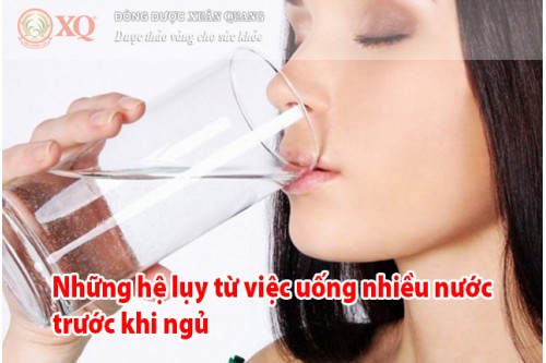 Những hệ lụy từ việc uống nhiều nước trước khi ngủ 